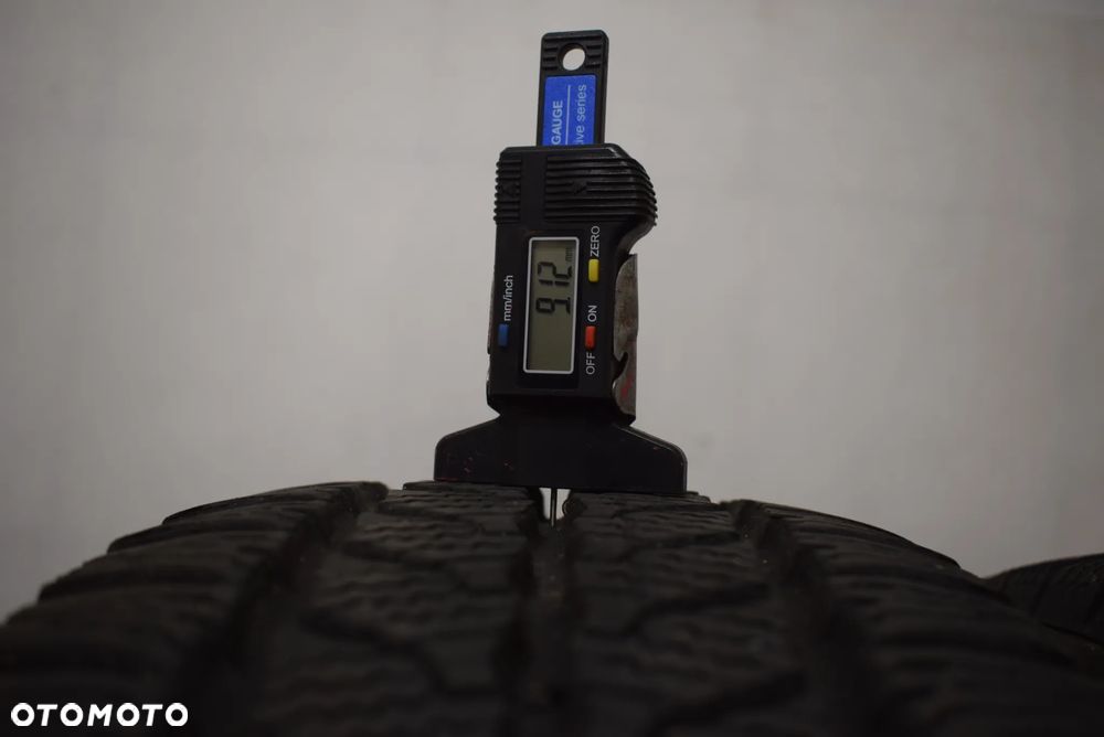 R16C 205/75 Continental VanContact Winter - 4