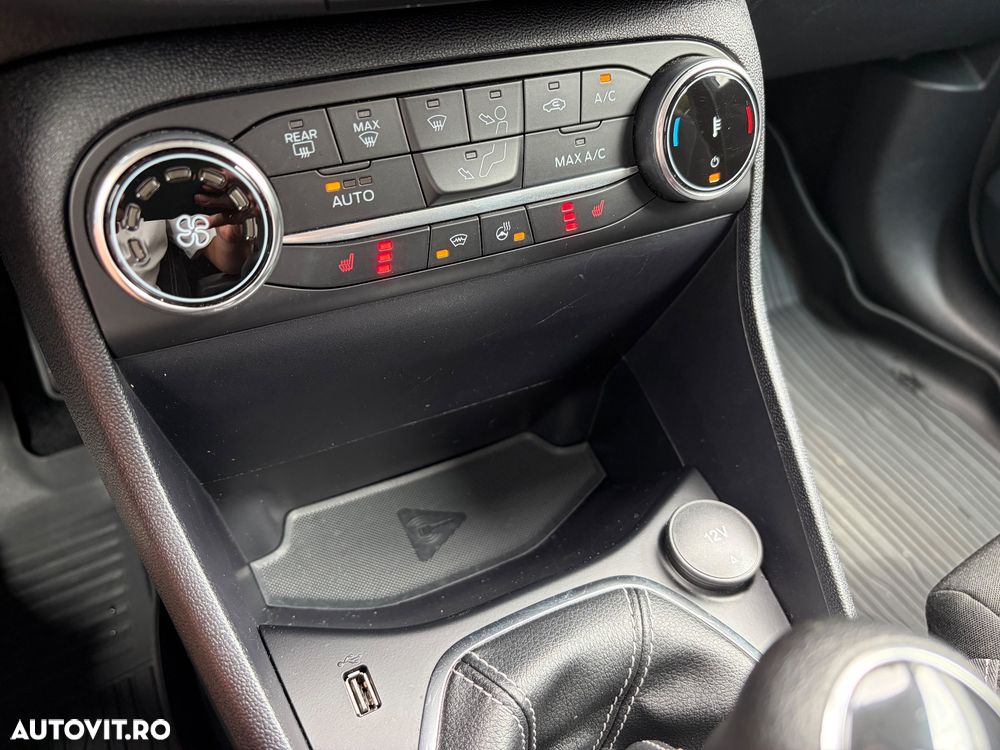 Ford Fiesta 1.0 EcoBoost Titanium - 25