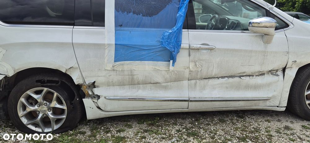 Chrysler Pacifica - 22