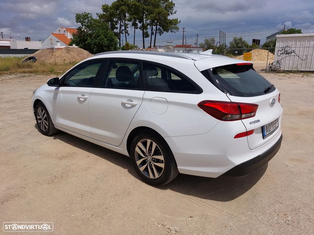 Hyundai i30 CW - 12