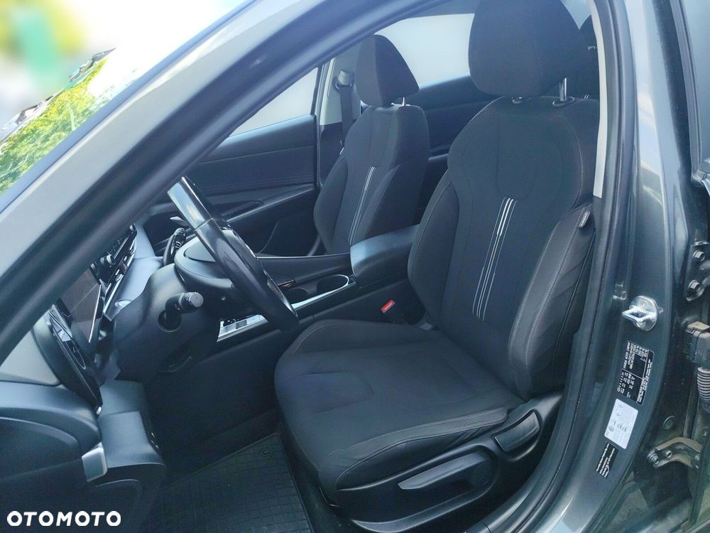 Hyundai Elantra - 11