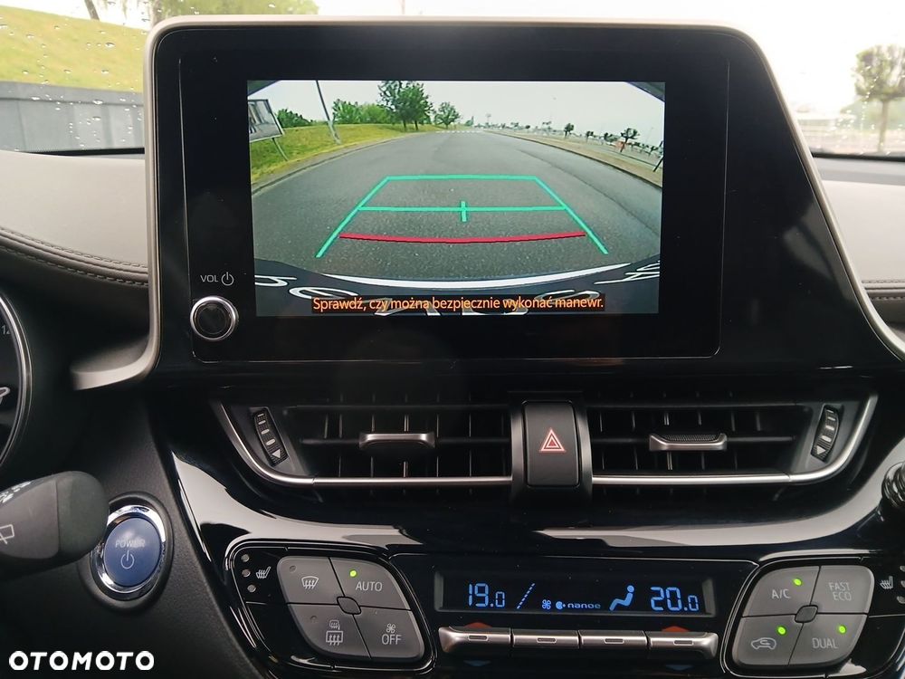 Toyota C-HR 2.0 Hybrid Executive - 34