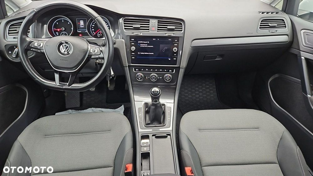 Volkswagen Golf - 13