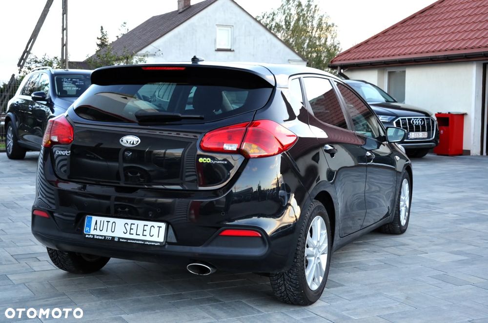 Kia Ceed 1.6 CRDi 128 Dream Team Edition - 5