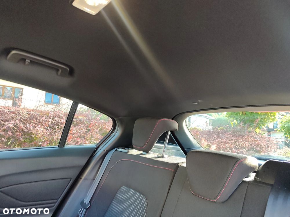 Ford Focus 1.0 EcoBoost Hybrid ST-LINE - 12