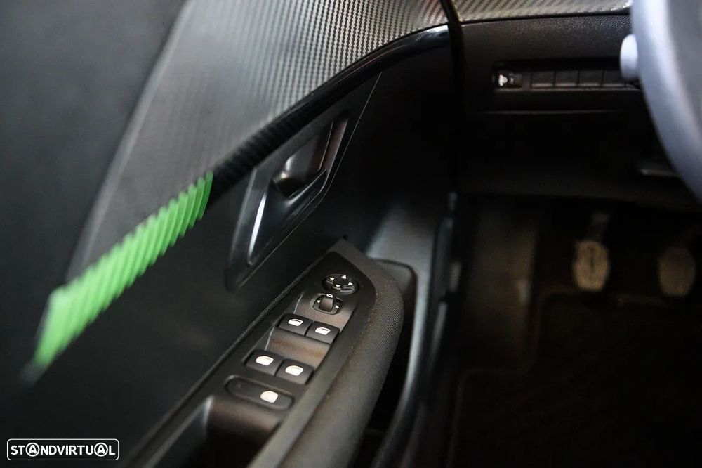 Peugeot 208 1.2 PureTech Active Pack - 36