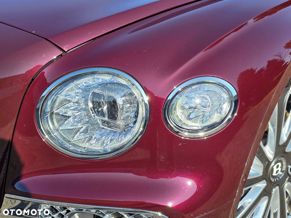 Bentley Flying Spur - 32