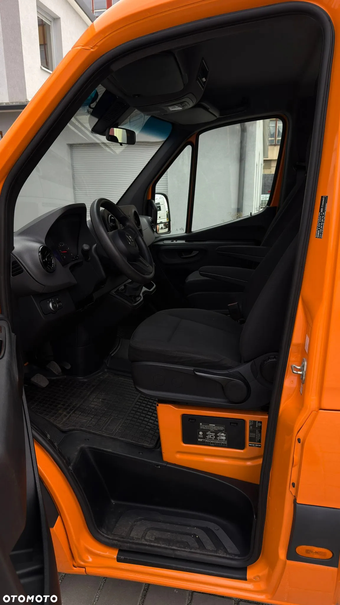 Mercedes-Benz Sprinter - 10