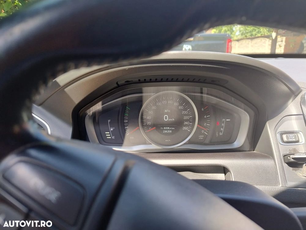 Volvo XC 60 D3 Momentum - 7