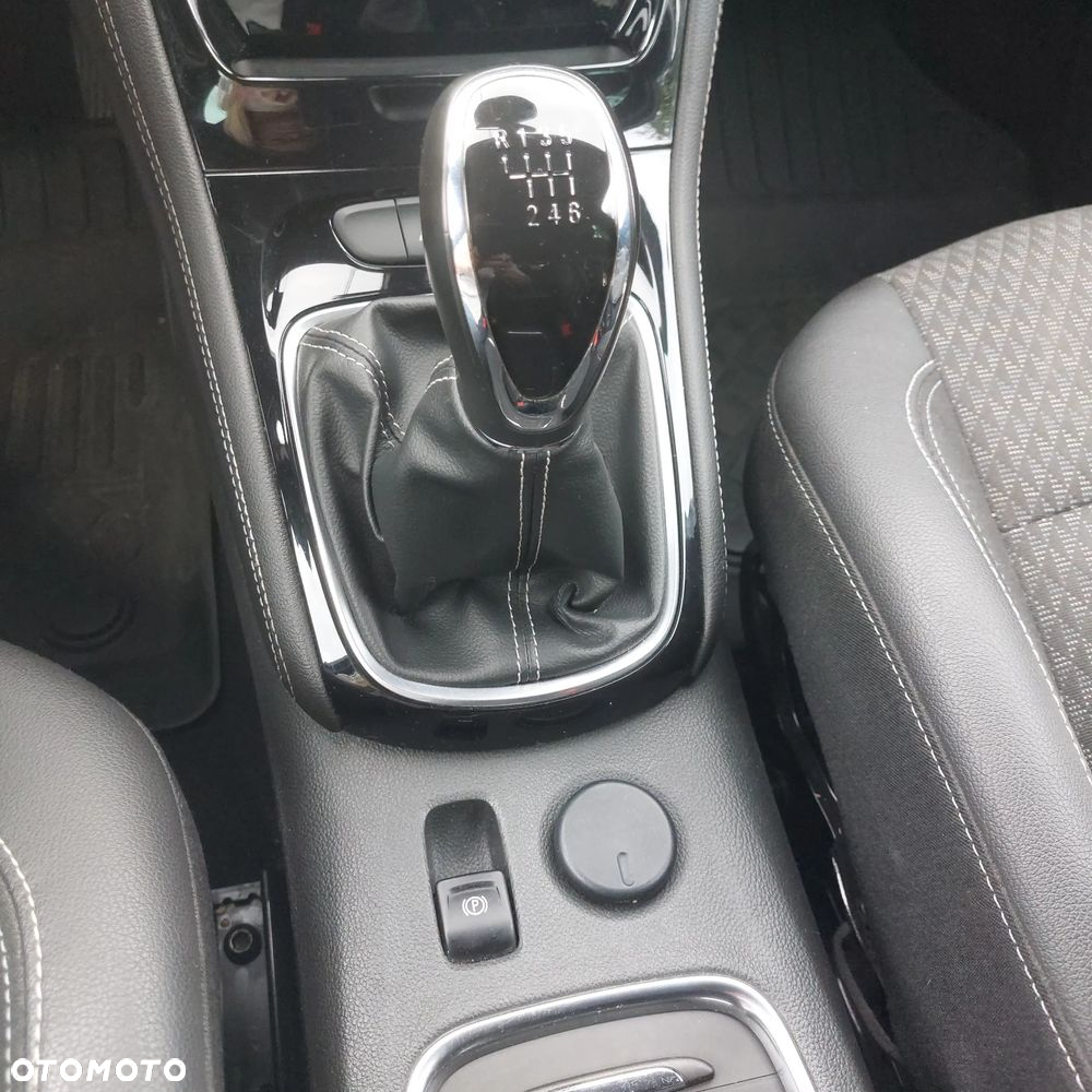 Opel Astra V 1.4 T Dynamic S&S - 15