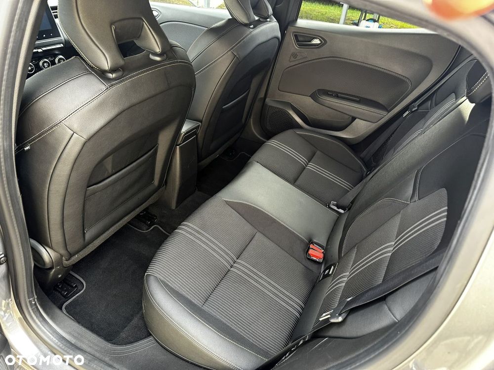 Renault Clio E-TECH 140 R.S LINE - 23