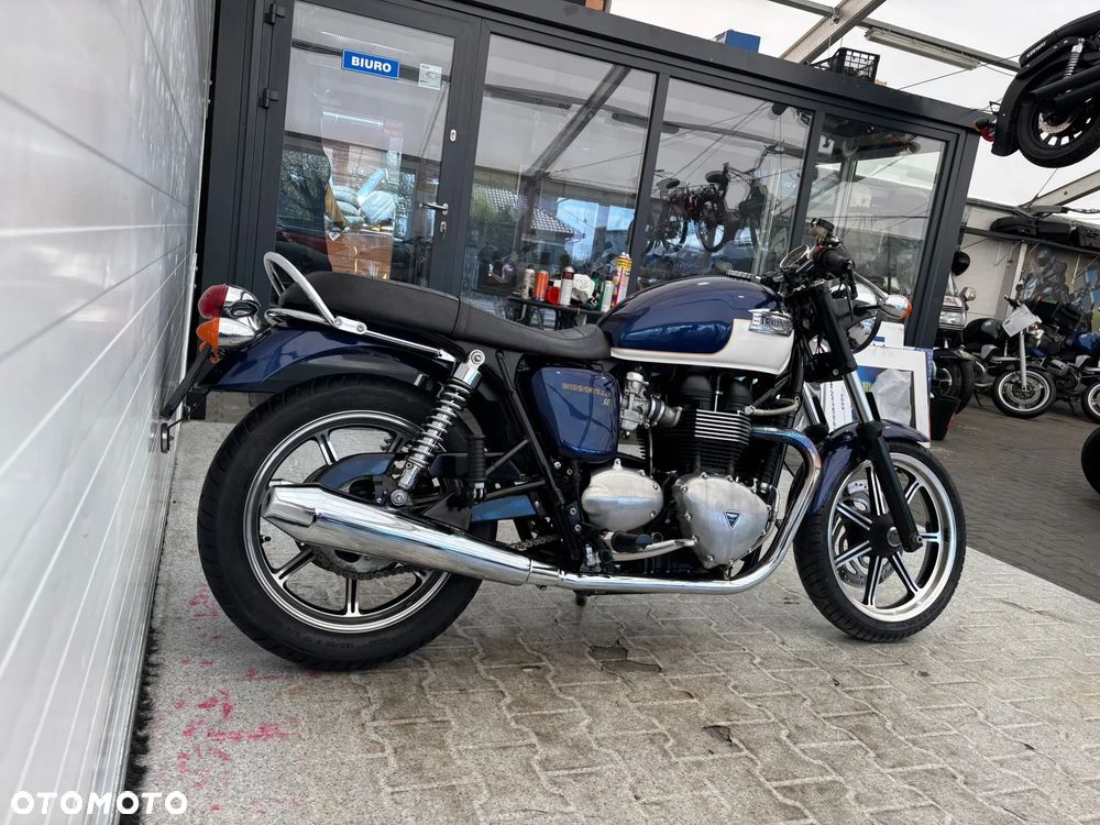 Triumph Bonneville - 15