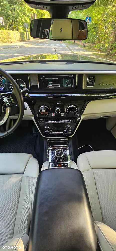 Rolls-Royce Phantom Standard - 15
