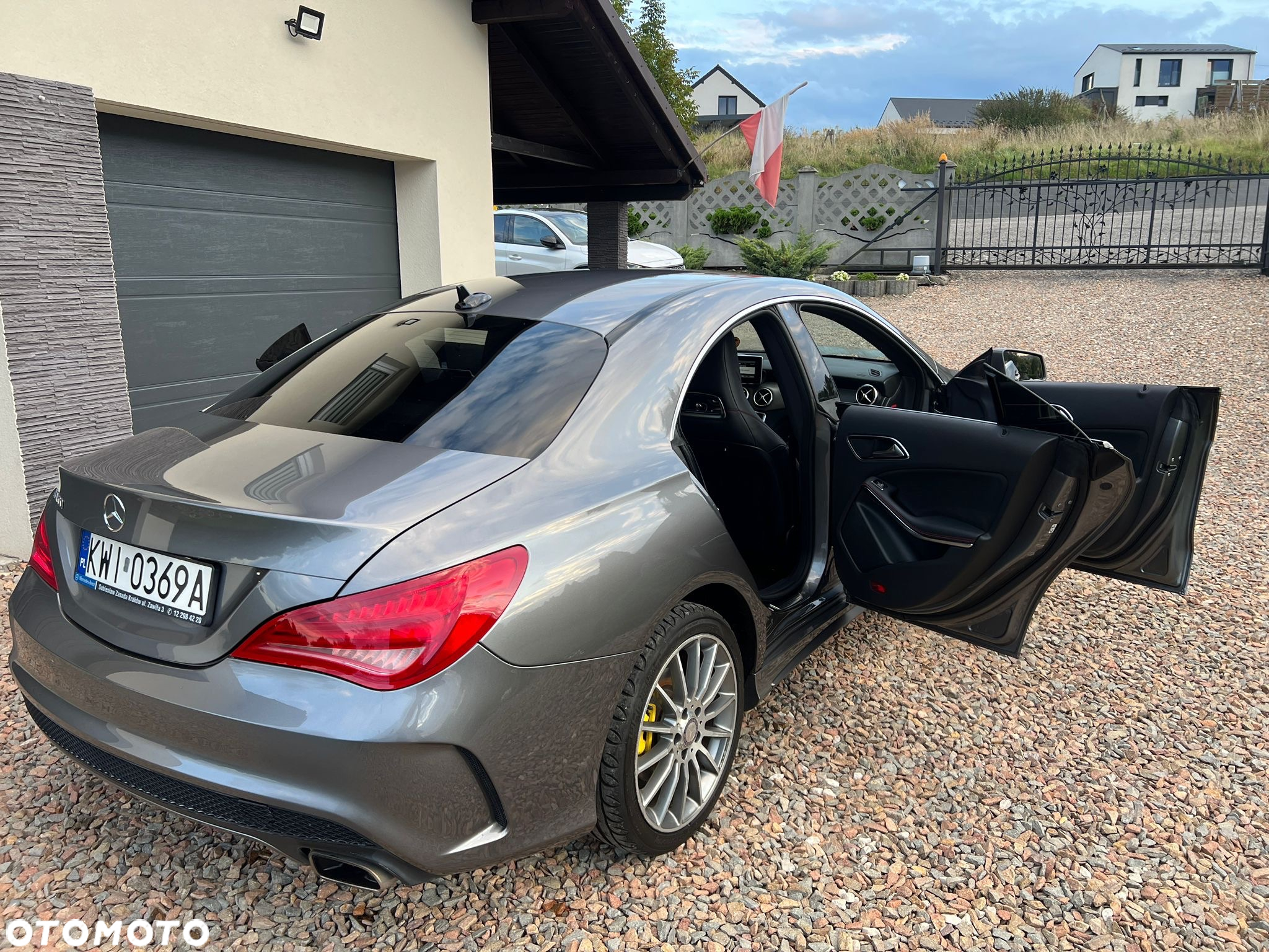 Mercedes-Benz CLA - 16