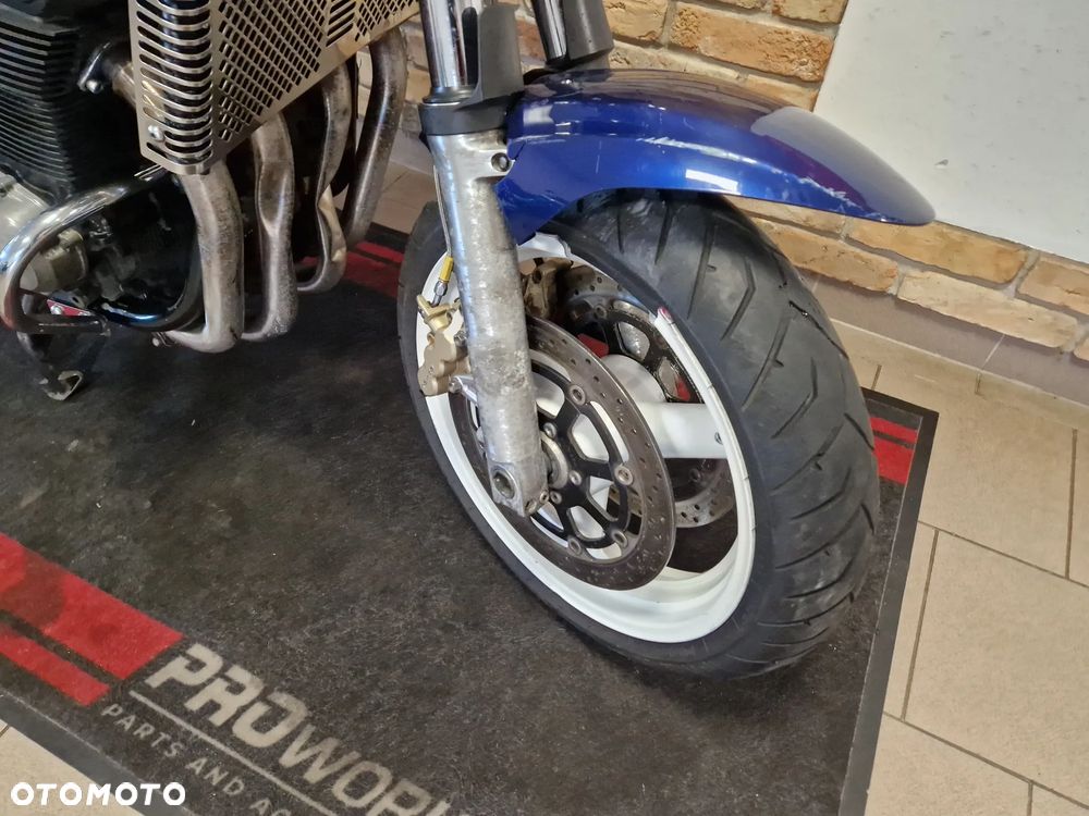 Suzuki GSX - 21