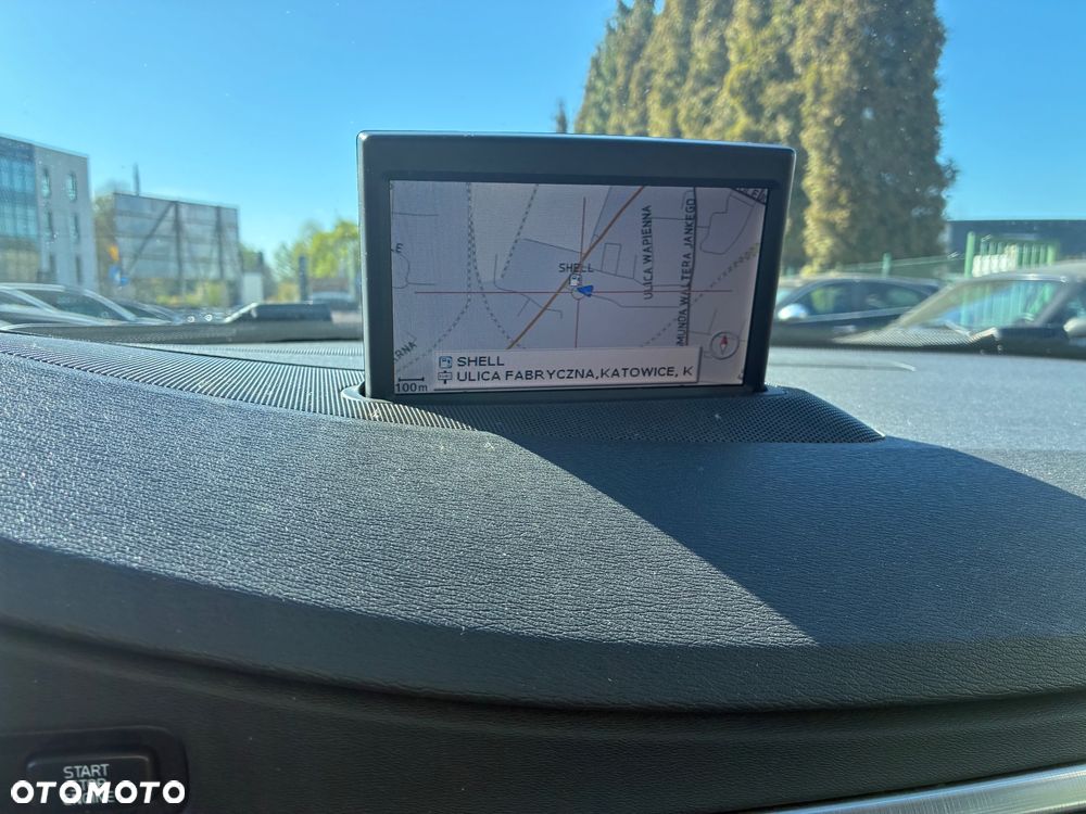 Volvo XC 70 D5 AWD Momentum - 16