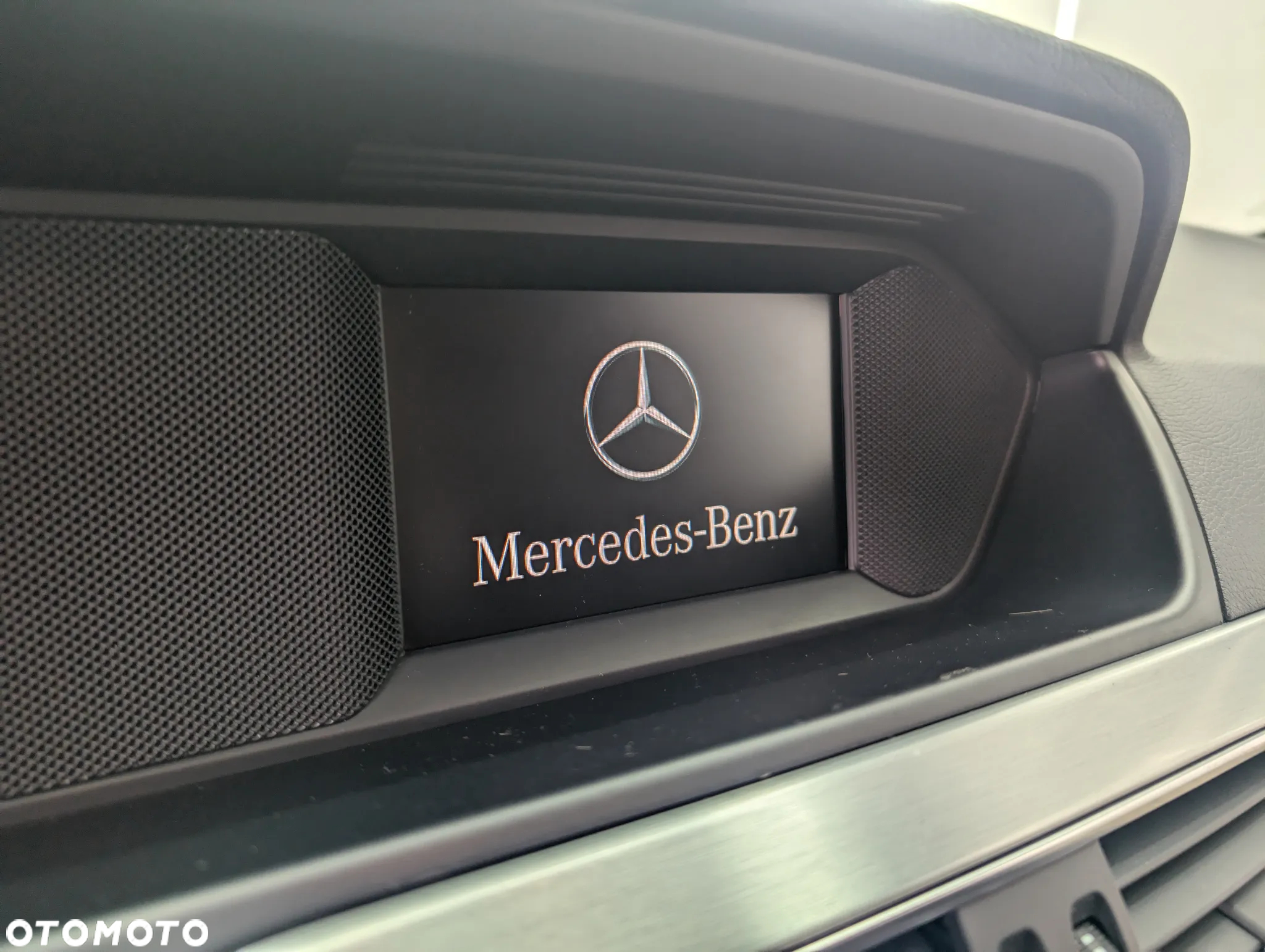 Mercedes-Benz Klasa C 180 T CGI Automatik BlueEFFICIENCY Avantgarde - 12