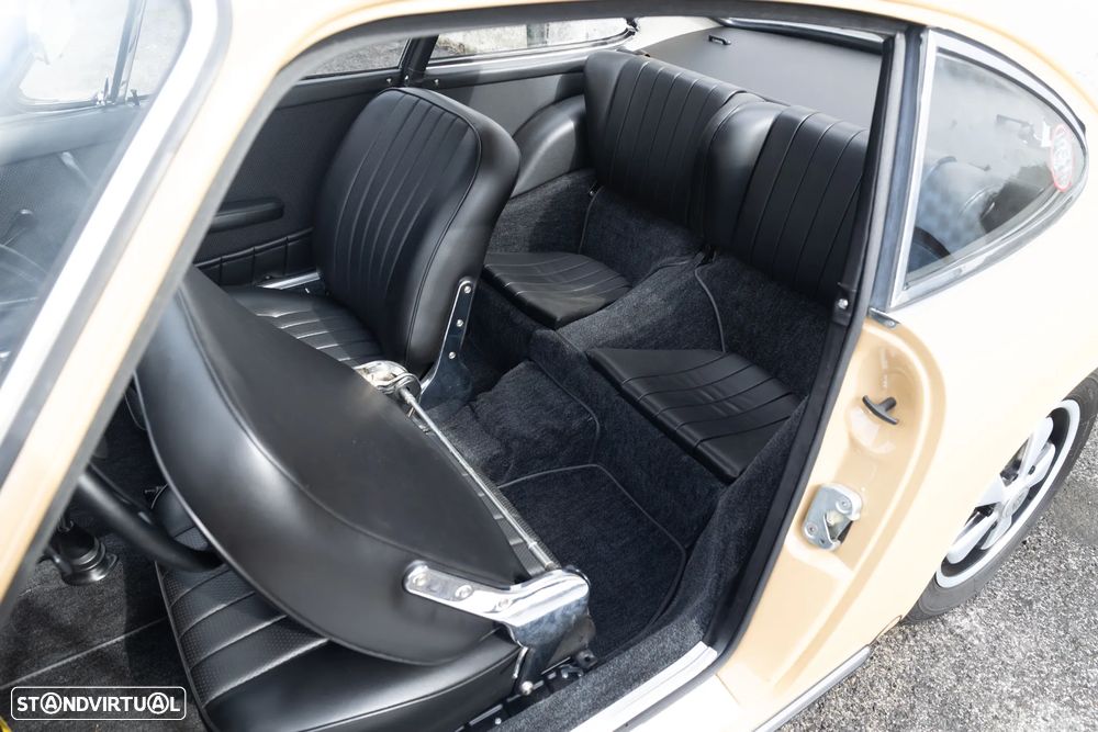 Porsche 911 Série F - 22