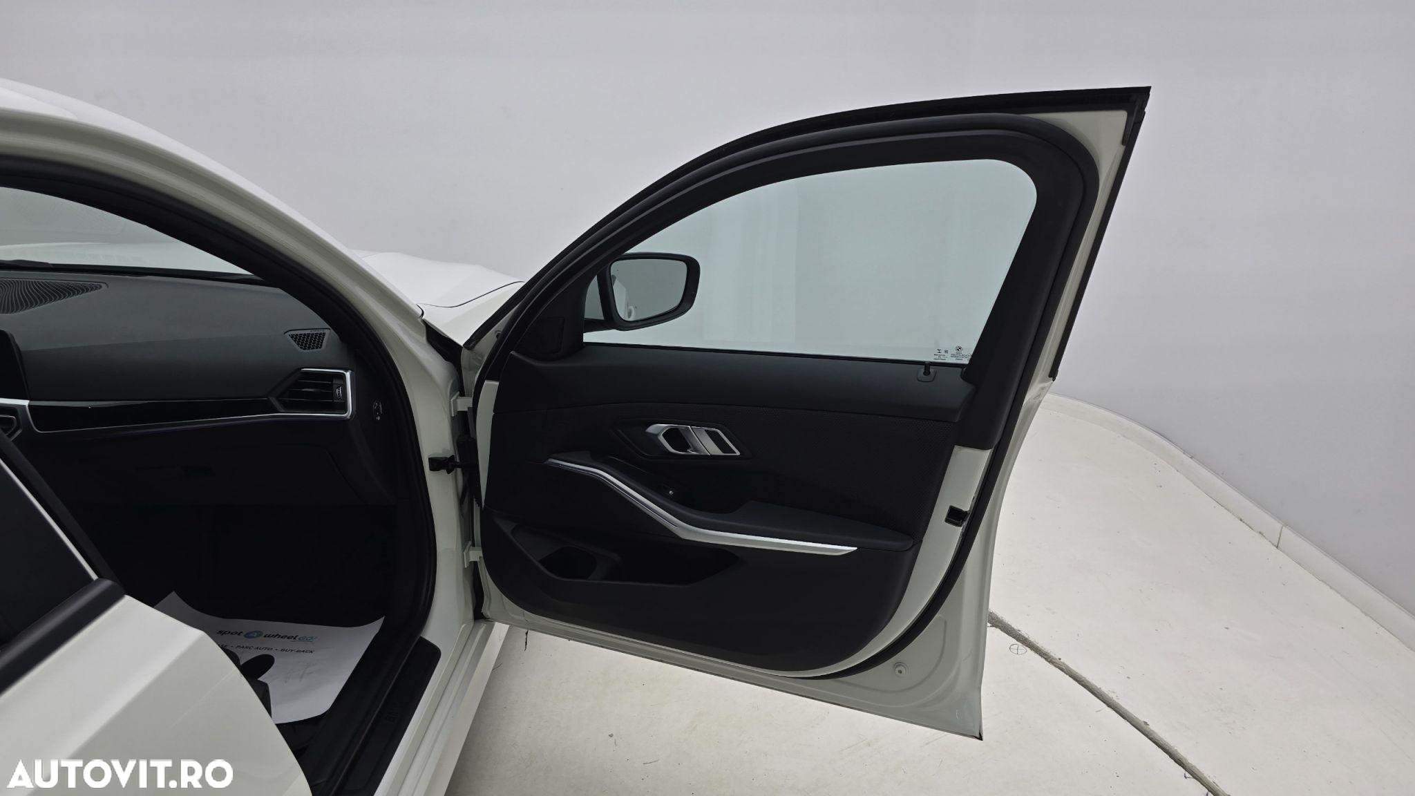 BMW Seria 3 320i AT - 18