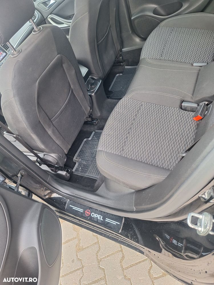 Opel Astra 1.6 D Start/Stop Sports Tourer Edition - 12