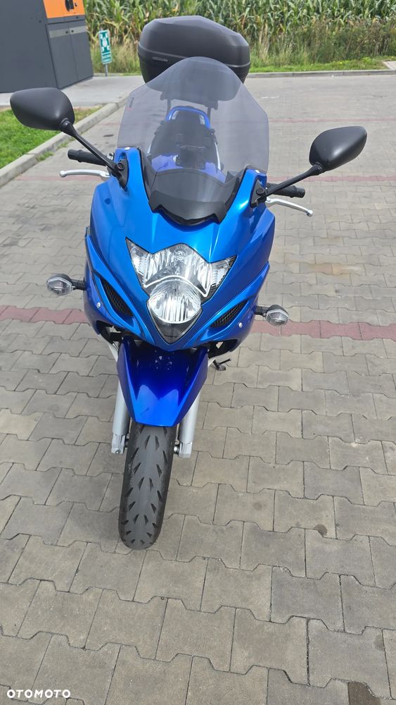 Suzuki GSX - 2