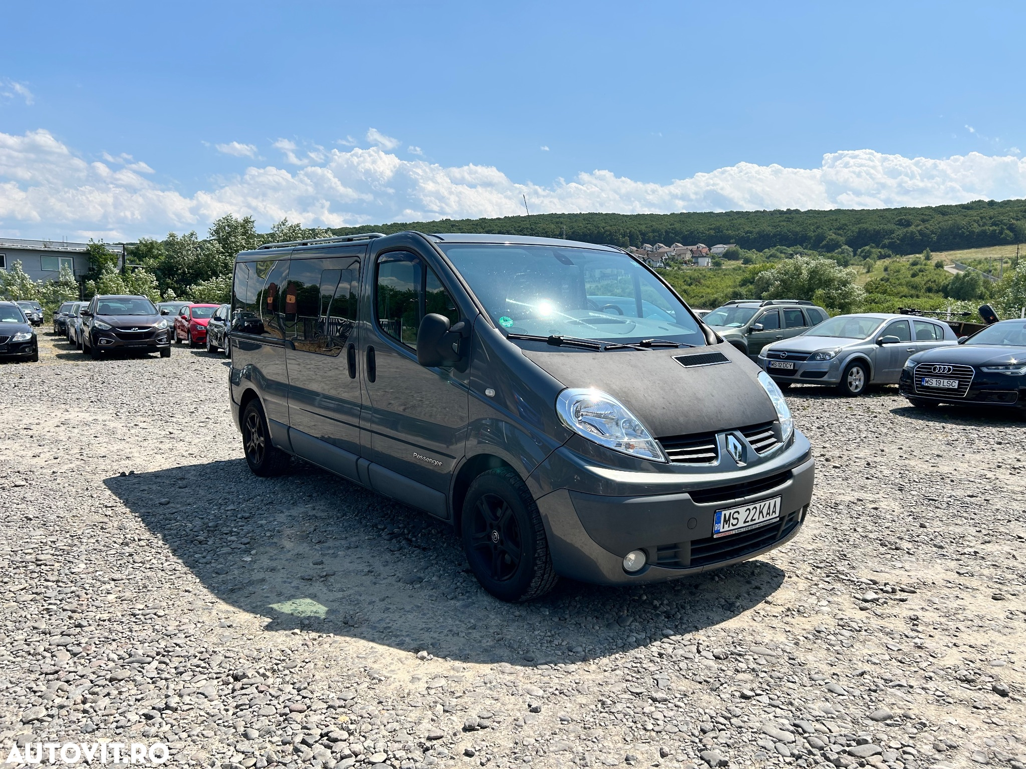 Renault Trafic 2.0 dCi 115 FAP Passenger Black Edition - 9