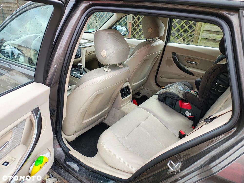 BMW Seria 3 320d Touring Sport-Aut Modern Line - 33