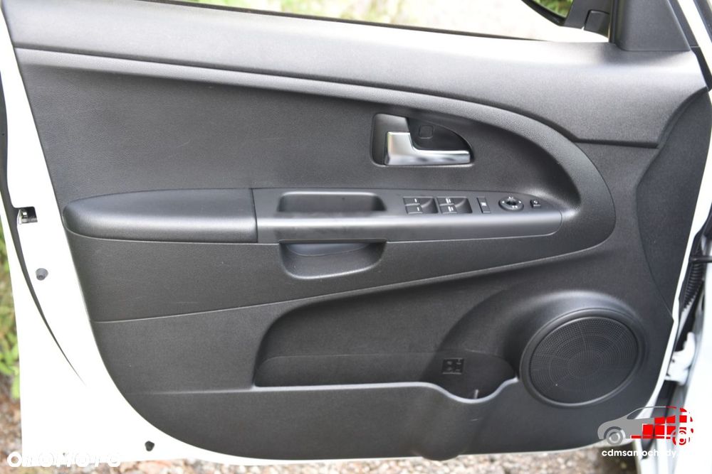 Kia Venga - 15