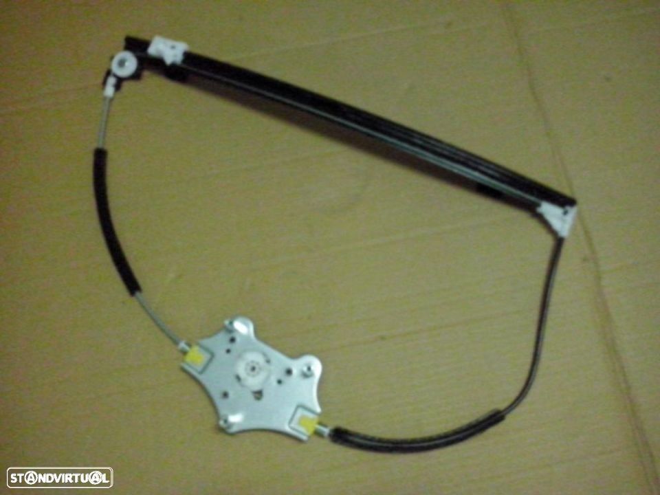 Elevador frente Renault Scénic 1996 até 2003 (Novos) - 1