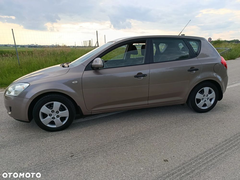 Kia Ceed 1.4 CVVT LX Basis - 3