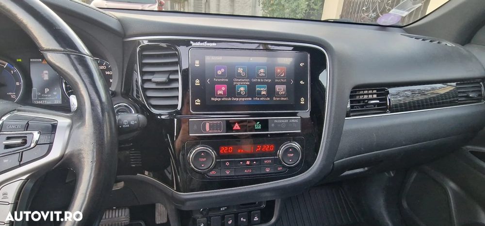 Mitsubishi Outlander 2.4 4WD Plug-In Hybrid Top - 17