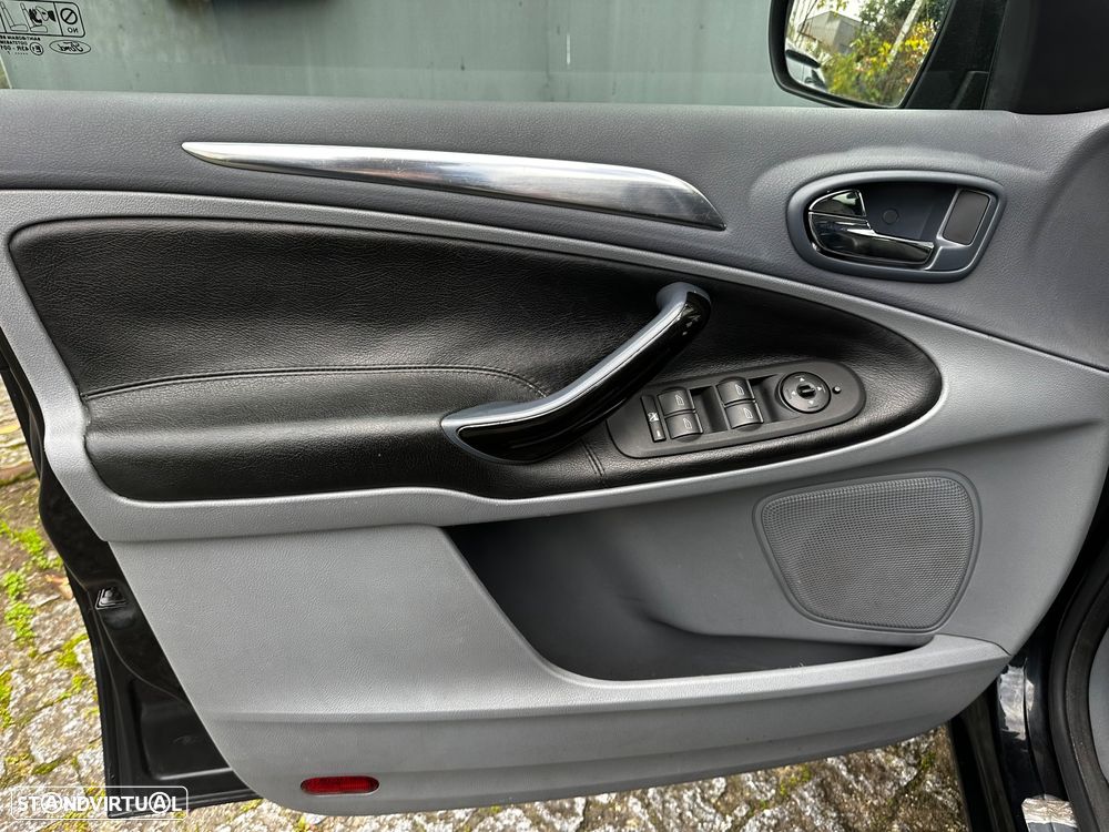 Ford S-Max 1.8 TDCi Titanium 7L - 36