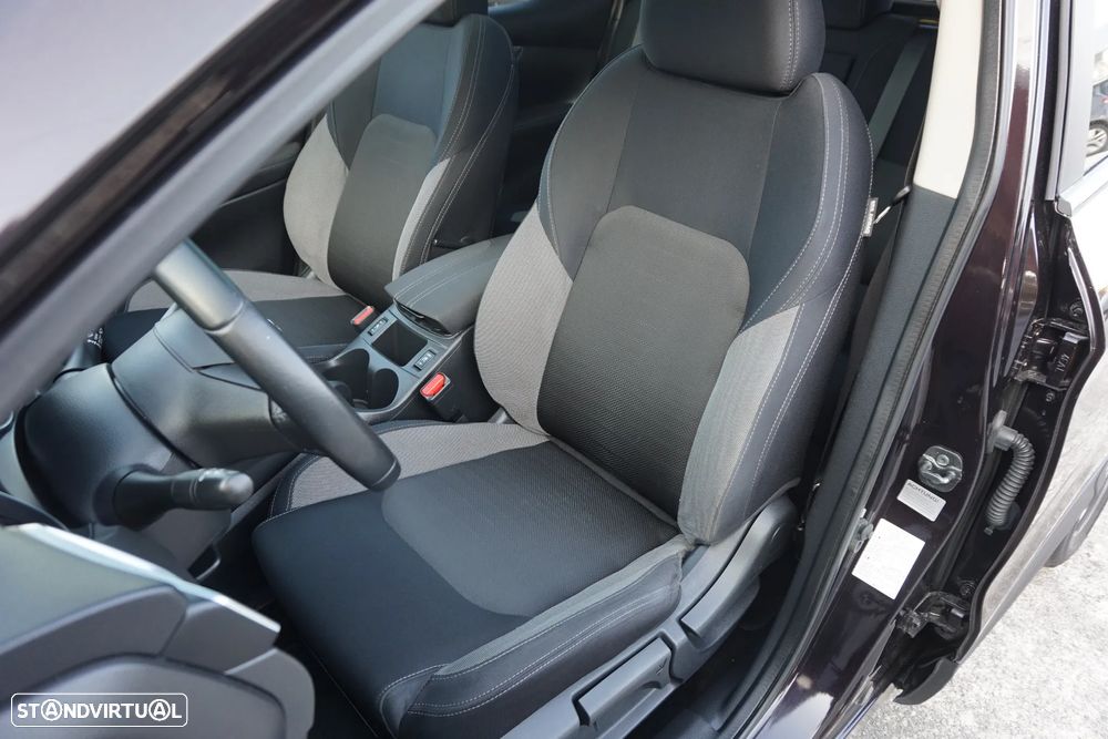 Nissan Qashqai 1.6 dCi Xtronic N-Connecta - 19