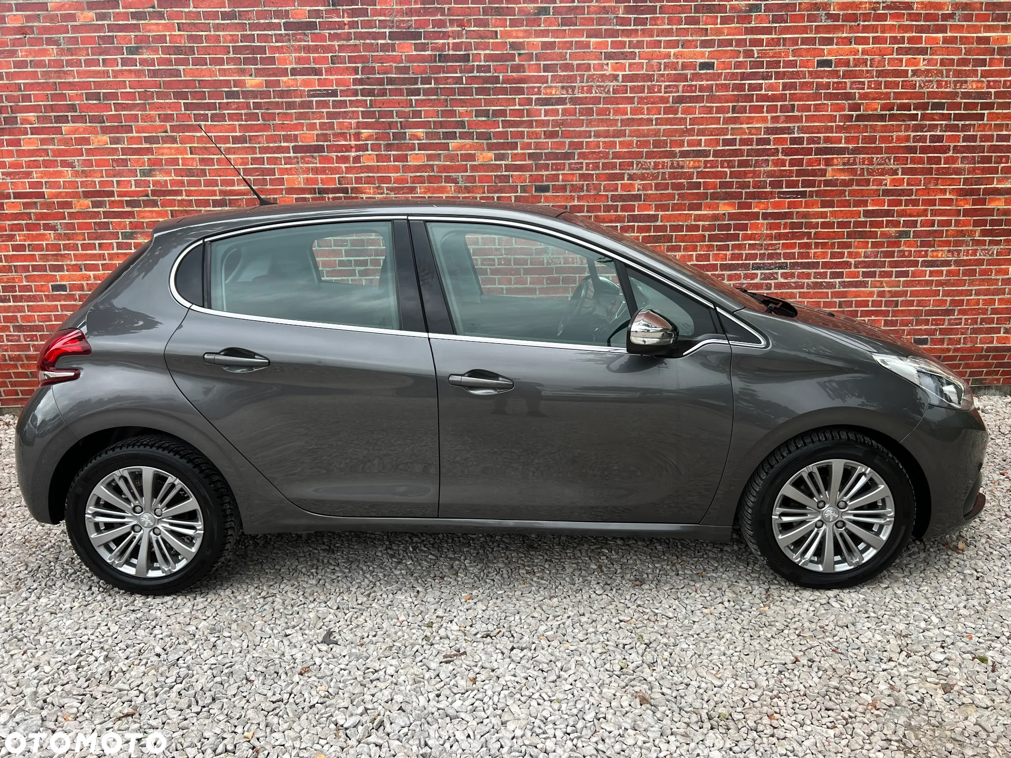 Peugeot 208 - 41