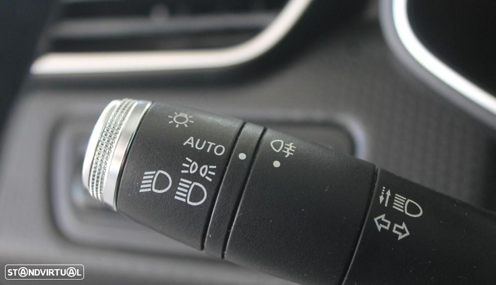 Renault Clio TCe 100 BUSINESS EDITION - 26