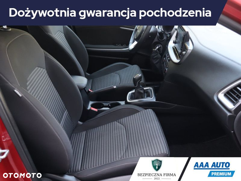 Kia Ceed - 10