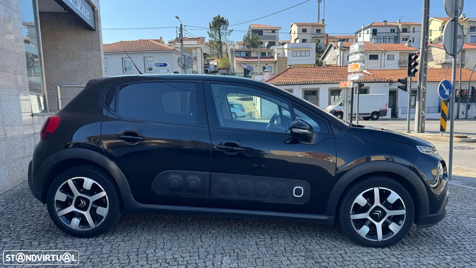 Citroën C3 1.2 PureTech Shine EAT6 - 4