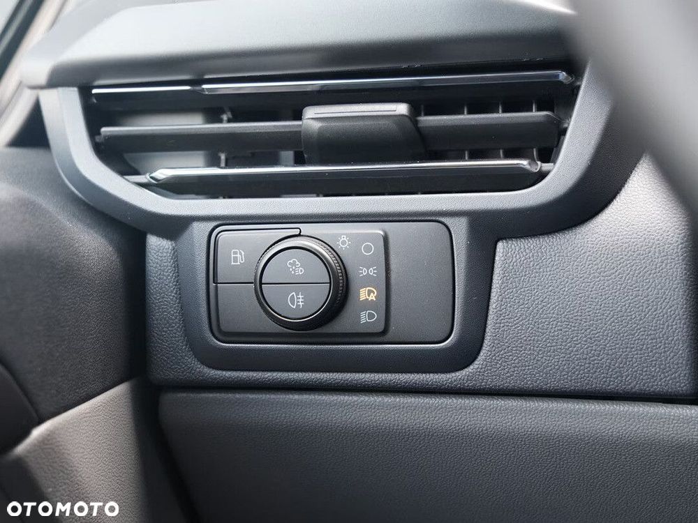Ford Tourneo Custom - 10