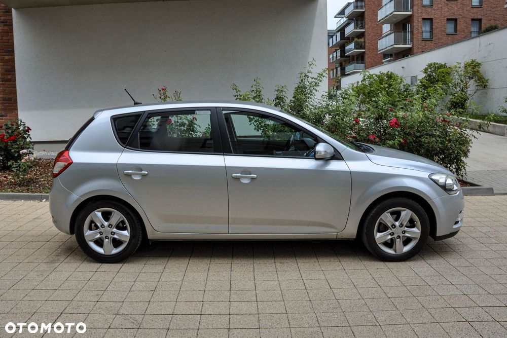 Kia Ceed - 5