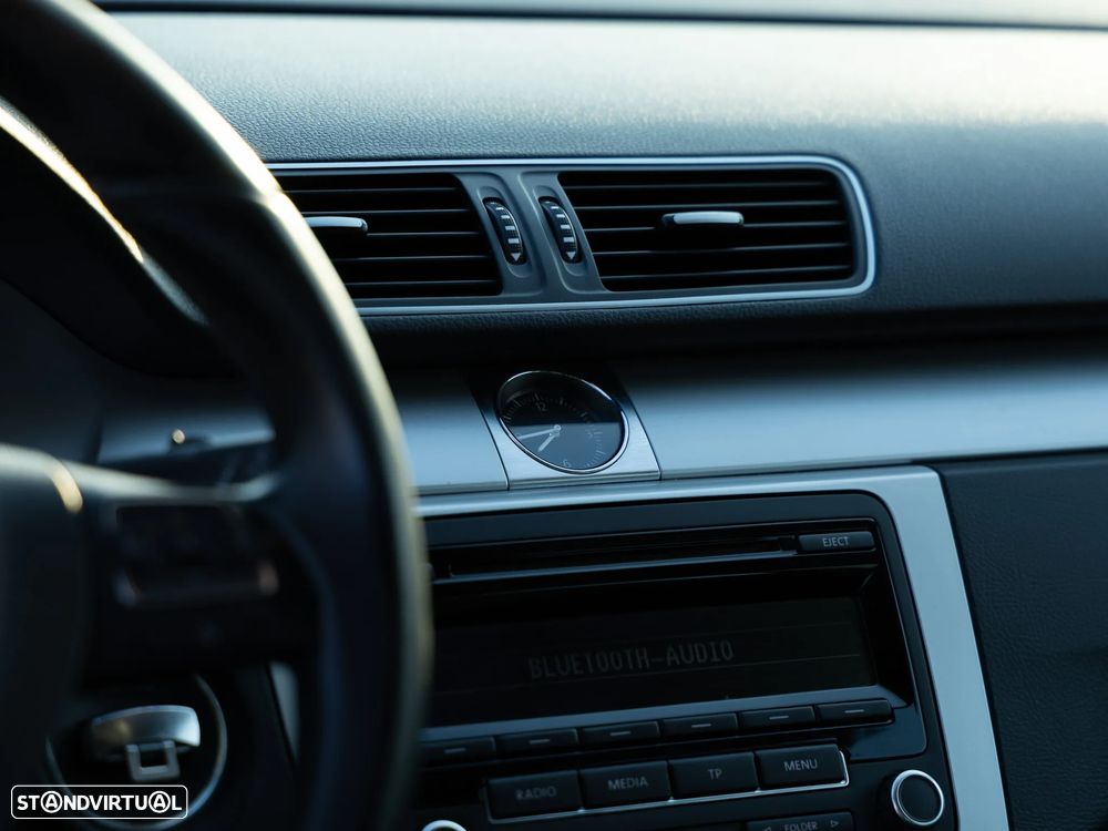 VW Passat Variant 1.6 TDI BlueMotion - 20