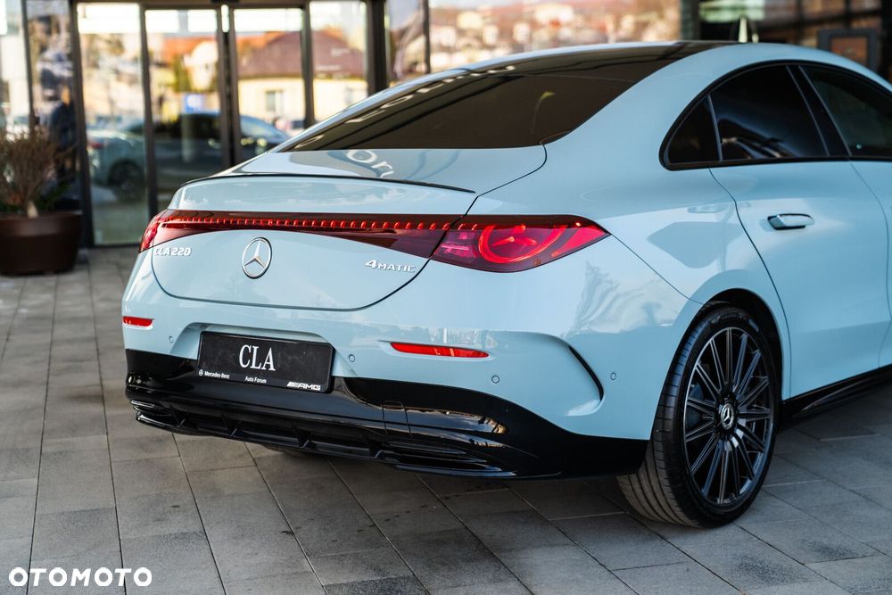 Mercedes-Benz CLA - 12