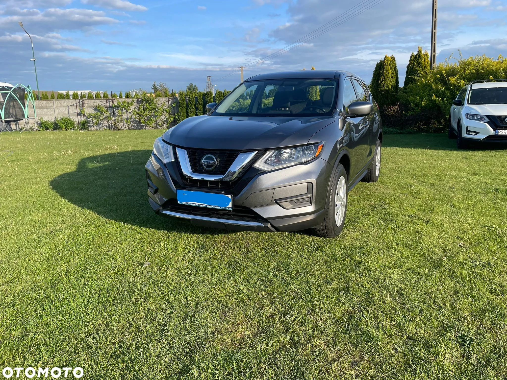 Nissan Rogue - 4