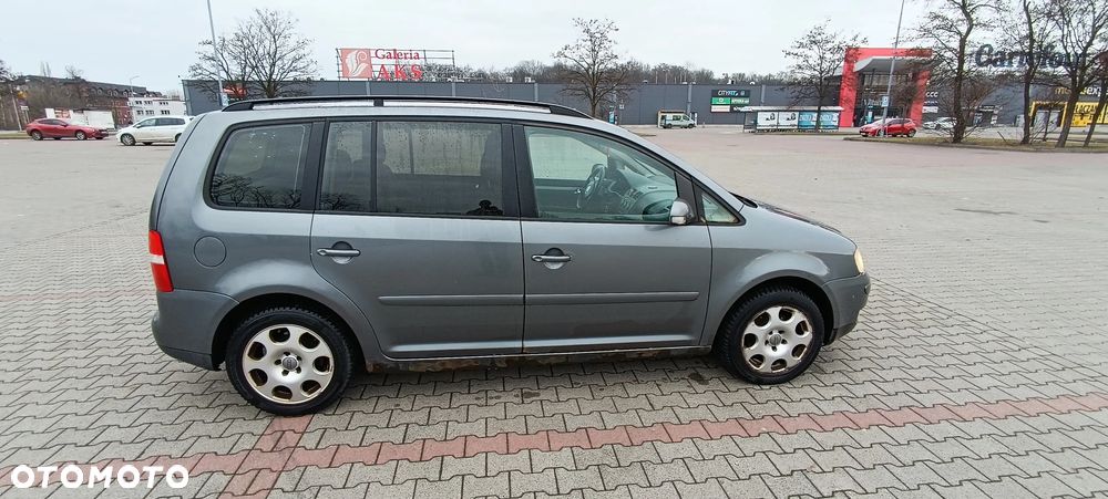 Volkswagen Touran - 9
