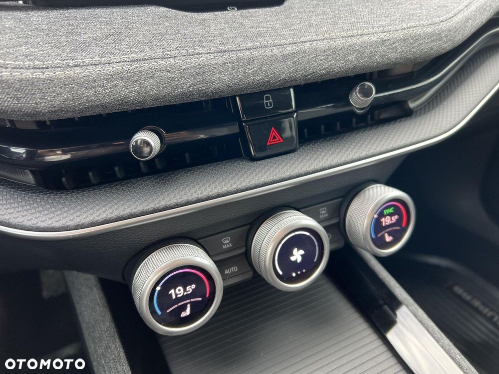 Skoda Superb 2.0 TDI SCR Selection DSG - 27