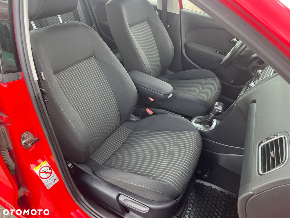 Volkswagen Polo 1.4 16V Highline DSG - 8