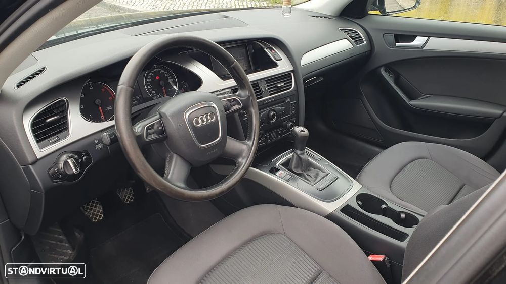 Audi A4 Avant 2.0 TDI Advance - 5