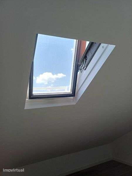 Moradia acabadinha de remodelar! - Grande imagem: 4/12