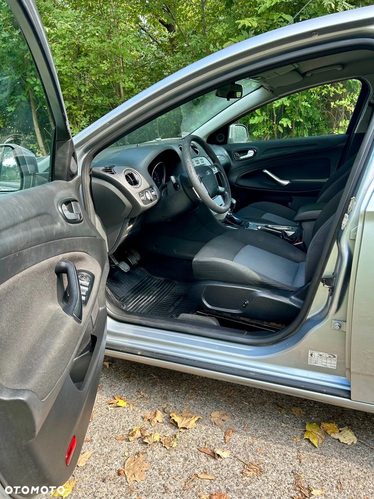 Ford Mondeo - 12