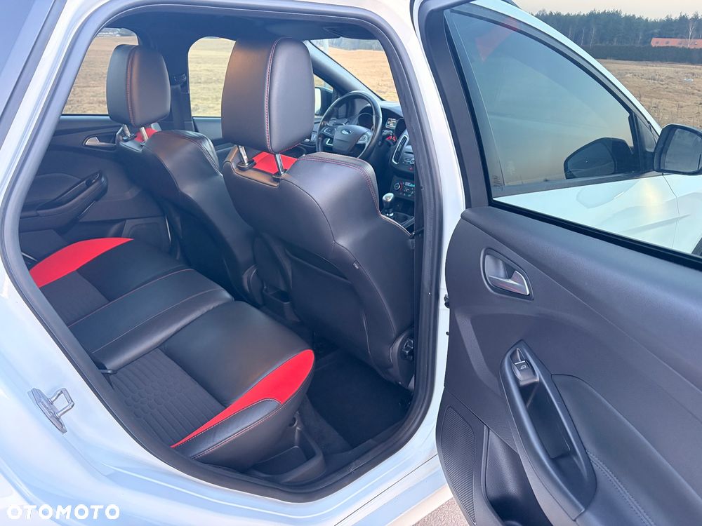 Ford Focus SW 2.0 EcoBoost ST - 18