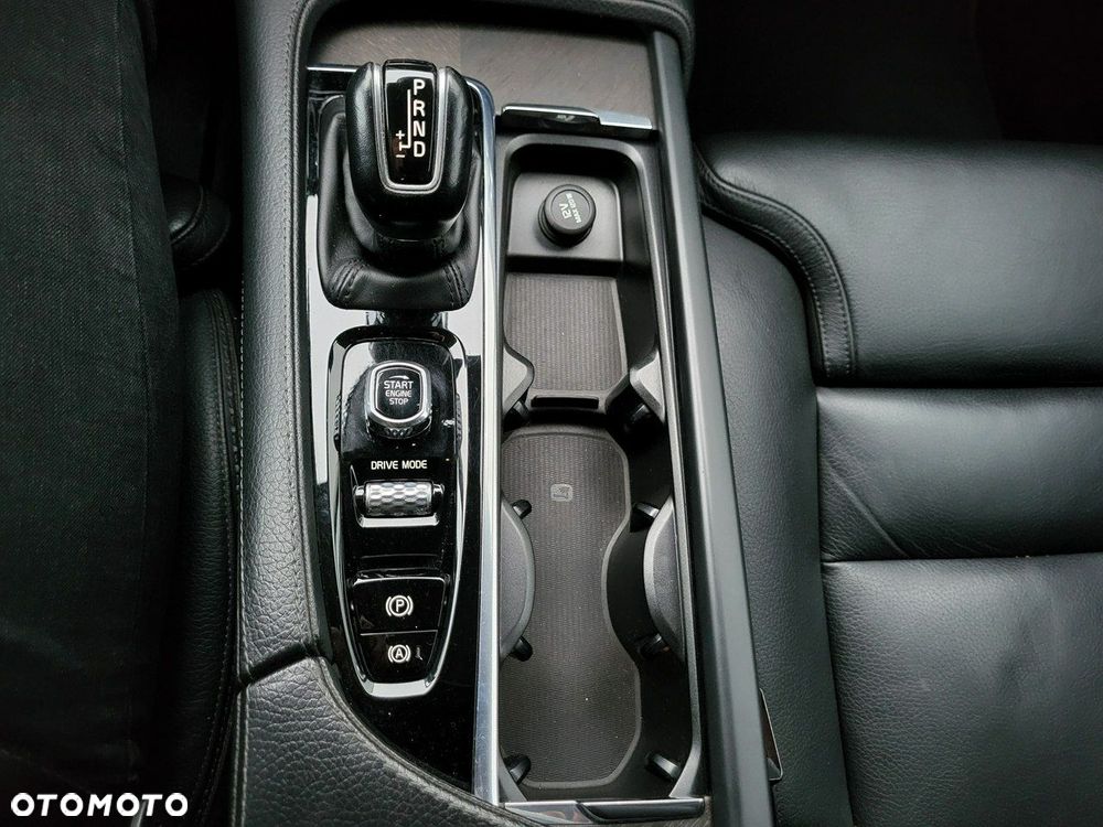 Volvo V90 Cross Country - 31